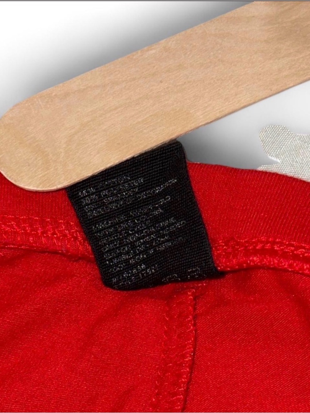 HUE Red Capri Leggings with White Embroidered Hem Medium Retro Style - Picture 8 of 8